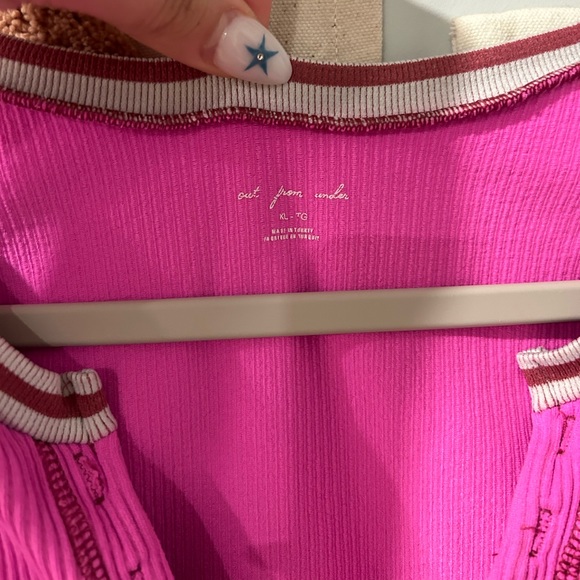 Out from under top xl - Picture 3 of 4